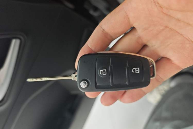 Used JAC Refine M3 2016 IKEA Edition 1.6L Luxury Smart Model Vehicle Key