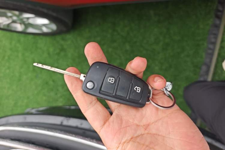 Used JAC Refine M3 2016 IKEA Edition 2.0L Luxury Smart Model Vehicle Key
