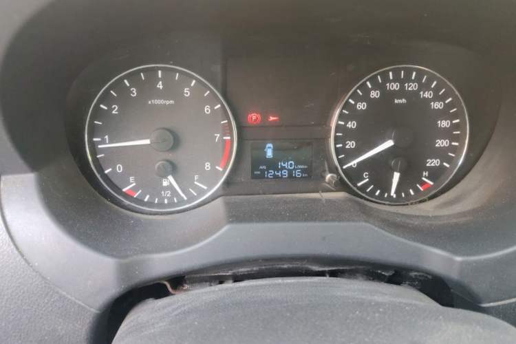 Used JAC Refine M3 2016 IKEA Edition 2.0L Luxury Model Odometer Close Up