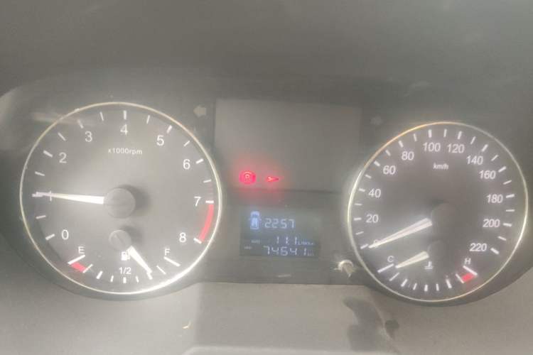 Used JAC Refine M3 2016 IKEA Edition 1.6L Luxury Smart Model Odometer Close Up