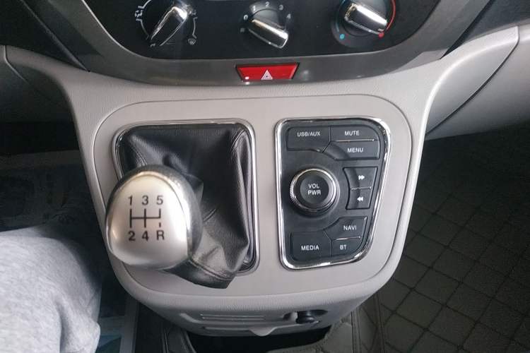 Used JAC Refine M3 2016 IKEA Edition 1.6L Luxury Smart Model Gear Lever