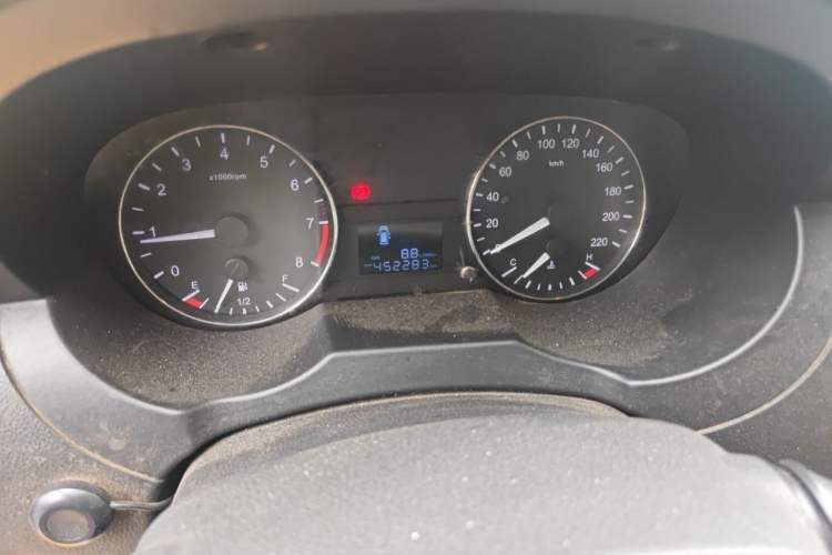 Used JAC Refine M3 2016 IKEA Edition 1.6L Luxury Smart Model Odometer Close Up
