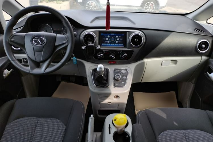 Used JAC Refine M3 2016 IKEA Edition 1.6L Luxury Smart Model Center Console