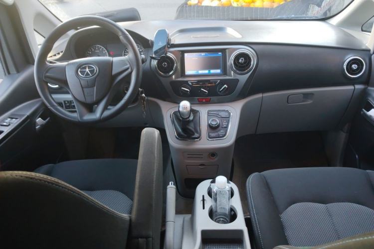 Used JAC Refine M3 2016 IKEA Edition 1.6L Luxury Smart Model Center Console