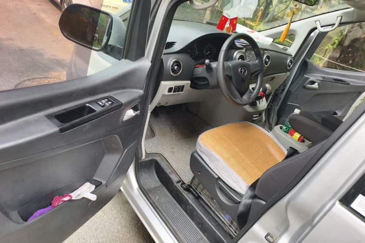 Used JAC Refine M3 2016 IKEA Edition 1.6L Luxury Model Driver Seat