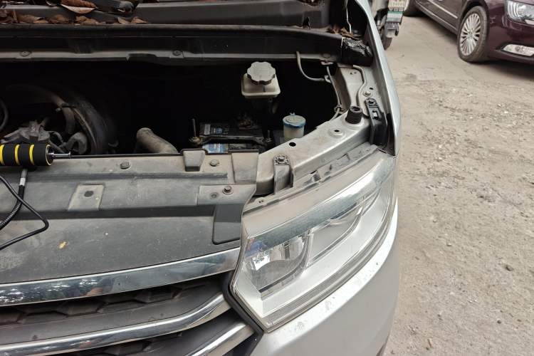 Used JAC Refine M3 2016 IKEA Edition 1.6L Luxury Smart Model Engine Bay Left