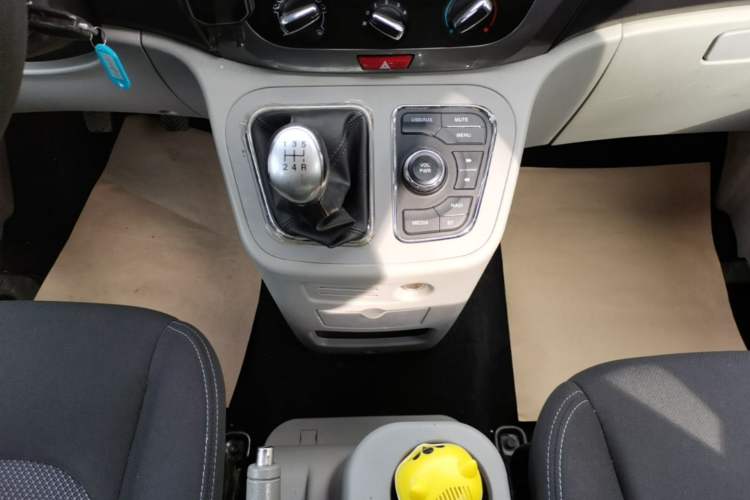 Used JAC Refine M3 2016 IKEA Edition 1.6L Luxury Smart Model Gear Lever