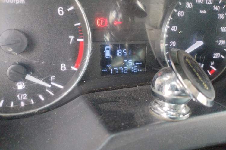 Used JAC Refine M3 2016 IKEA Edition 1.6L Luxury Model Odometer Close Up