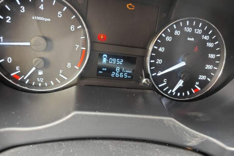 Used JAC Refine M3 2016 IKEA Edition 1.6L Luxury Model Odometer Close Up