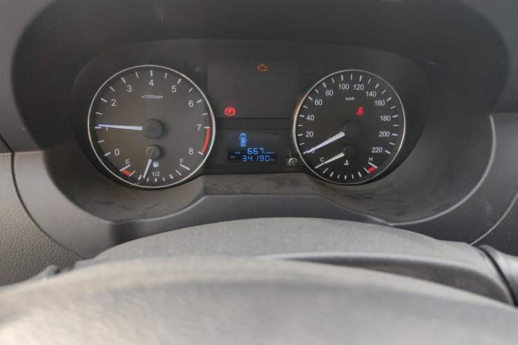 Used JAC Refine M3 2016 IKEA Edition 1.6L Luxury Smart Model Odometer Close Up