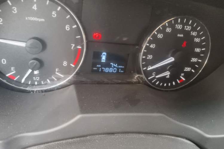 Used JAC Refine M3 2016 IKEA Edition 1.6L Luxury Model Odometer Close Up