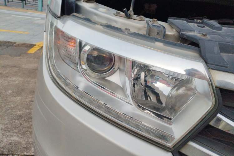 Used JAC Refine M3 2016 IKEA Edition 1.6L Luxury Model Right Front Headlight