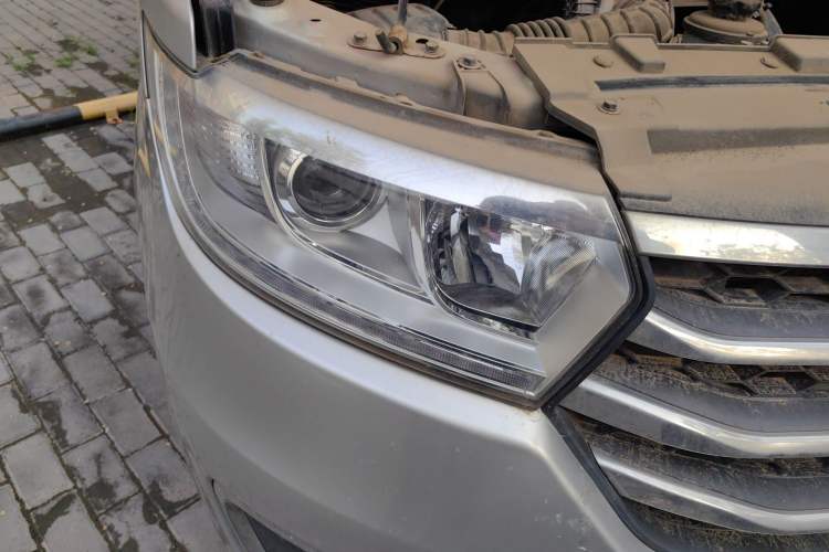 Used JAC Refine M3 2016 IKEA Edition 1.6L Luxury Smart Model Right Front Headlight