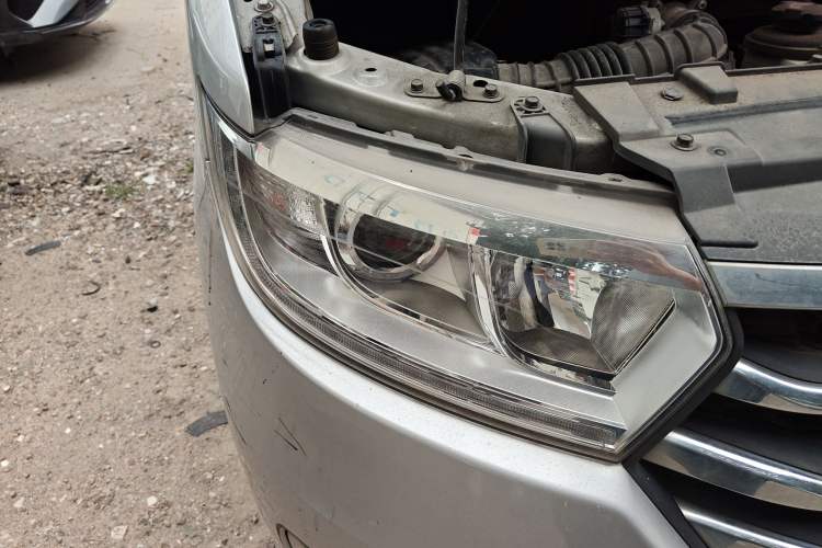 Used JAC Refine M3 2016 IKEA Edition 1.6L Luxury Smart Model Right Front Headlight