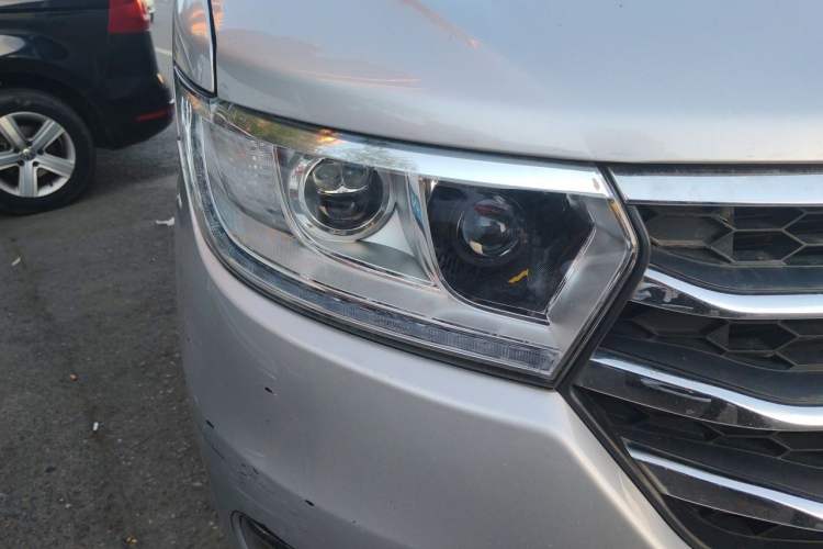 Used JAC Refine M3 2016 IKEA Edition 1.6L Luxury Smart Model Right Front Headlight