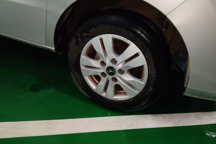 Used JAC Refine M3 2016 IKEA Edition 1.6L Luxury Smart Model Right Front Wheel Hub