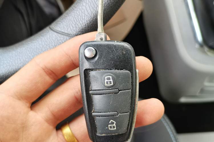 Used JAC Refine M3 2016 IKEA Edition 1.6L Luxury Smart Model Vehicle Key