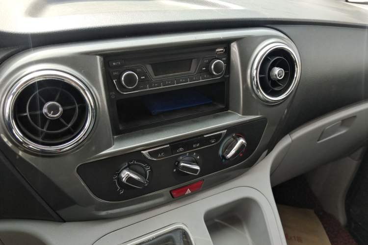Used JAC Refine M3 2016 IKEA Edition 2.0L Luxury Model Audio And AC Panel