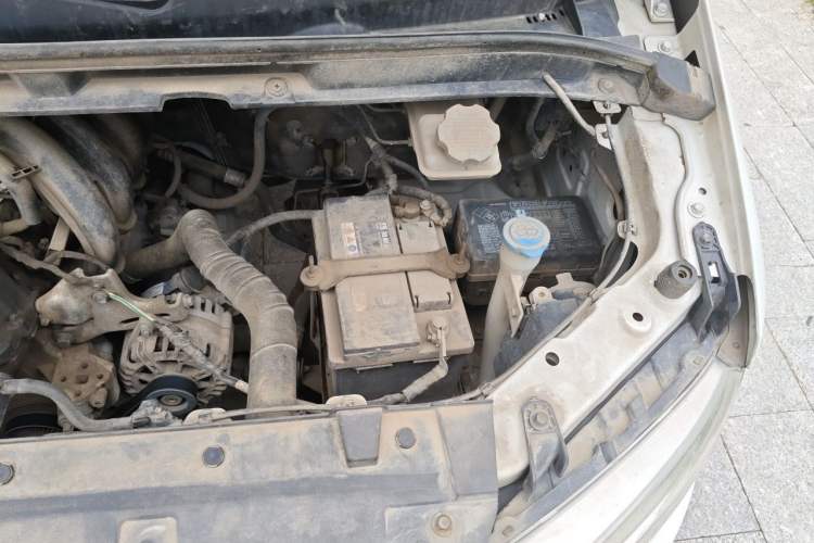 Used JAC Refine M3 2016 IKEA Edition 1.6L Luxury Smart Model Engine Bay Left