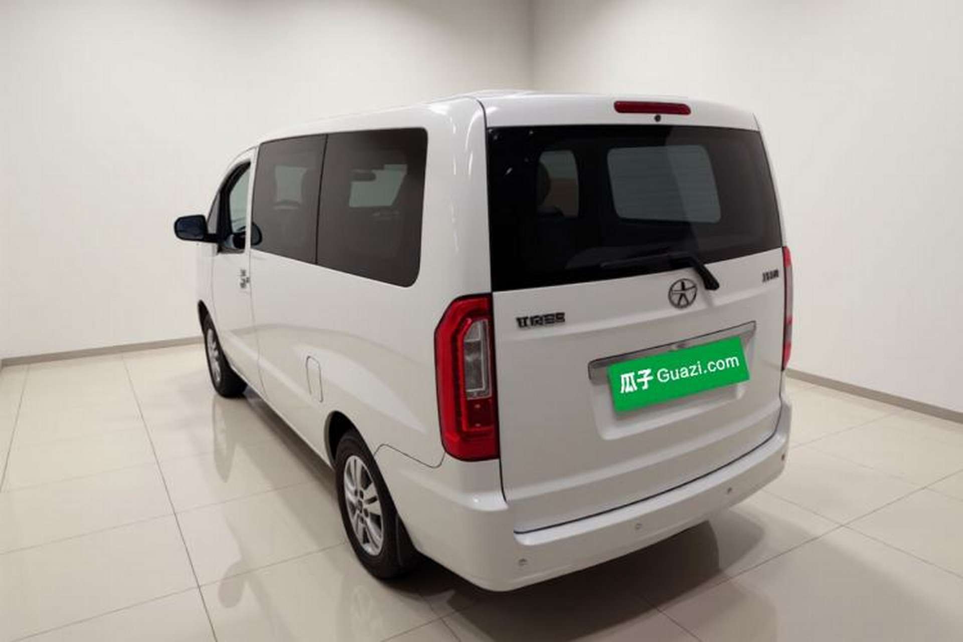 Used JAC Refine M3 2016 IKEA Edition 2.0L Luxury Smart Model Exterior 3