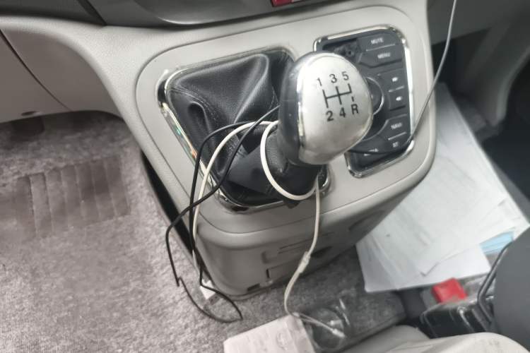 Used JAC Refine M3 2016 IKEA Edition 2.0L Luxury Smart Model Gear Lever