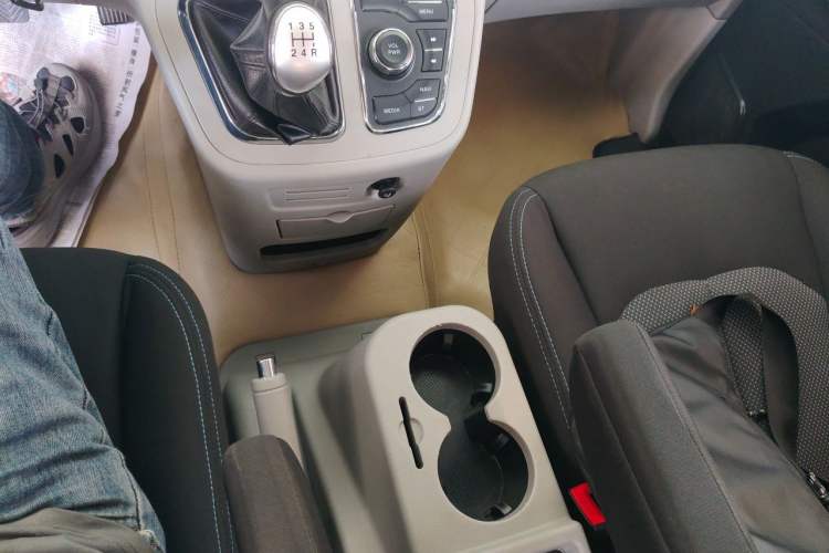 Used JAC Refine M3 2016 IKEA Edition 1.6L Luxury Smart Model Gear Lever