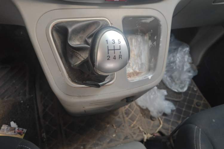 Used JAC Refine M3 2016 IKEA Edition 1.6L Luxury Model Gear Lever