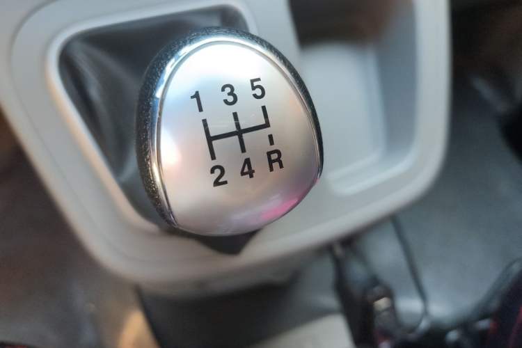 Used JAC Refine M3 2016 IKEA Edition 1.6L Luxury Model Gear Lever