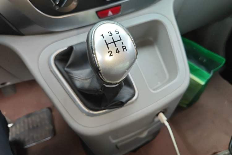 Used JAC Refine M3 2016 IKEA Edition 1.6L Luxury Model Gear Lever
