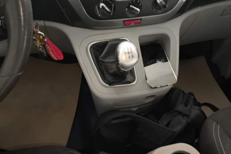 Used JAC Refine M3 2016 IKEA Edition 1.6L Luxury Model Gear Lever
