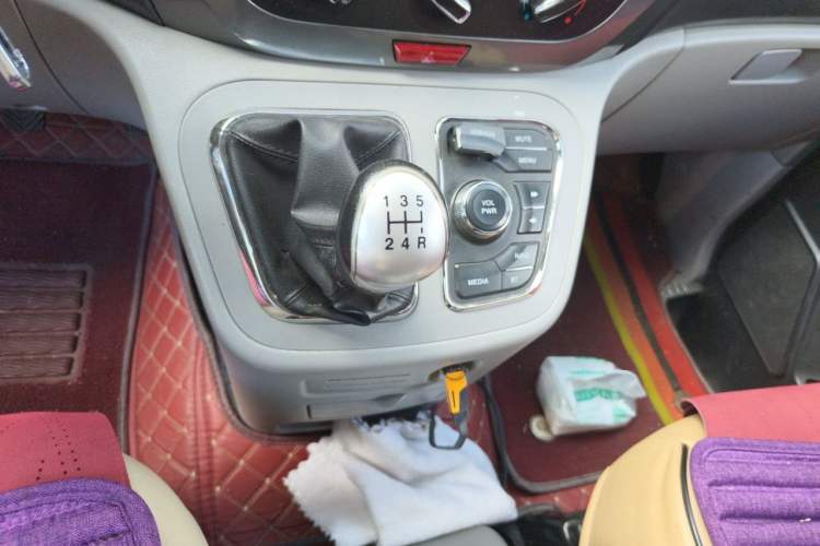 Used JAC Refine M3 2016 IKEA Edition 1.6L Luxury Model Gear Lever