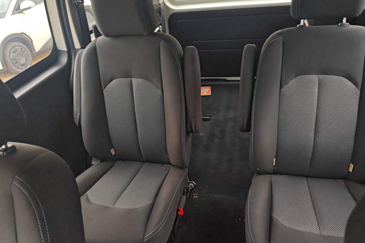Used JAC Refine M3 2016 IKEA Edition 1.6L Luxury Smart Model Interior 1