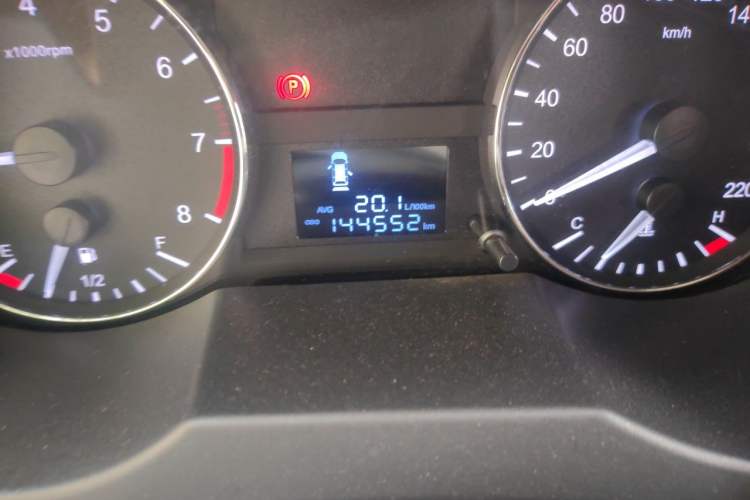 Used JAC Refine M3 2016 IKEA Edition 1.6L Luxury Smart Model Odometer Close Up