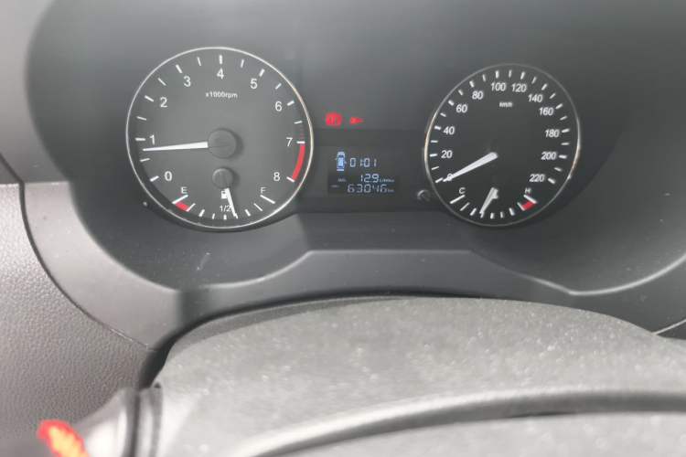 Used JAC Refine M3 2016 IKEA Edition 2.0L Luxury Smart Model Odometer Close Up