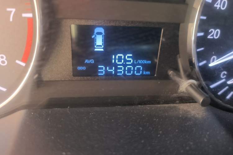 Used JAC Refine M3 2016 IKEA Edition 1.6L Luxury Model Odometer Close Up