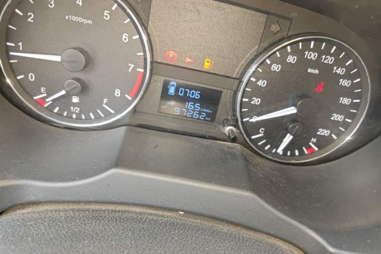 Used JAC Refine M3 2016 IKEA Edition 1.6L Luxury Model Odometer Close Up