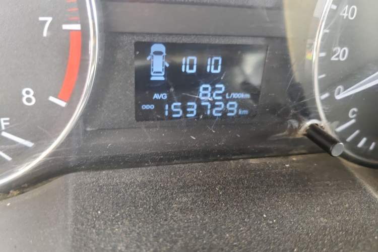 Used JAC Refine M3 2016 IKEA Edition 1.6L Luxury Smart Model Odometer Close Up