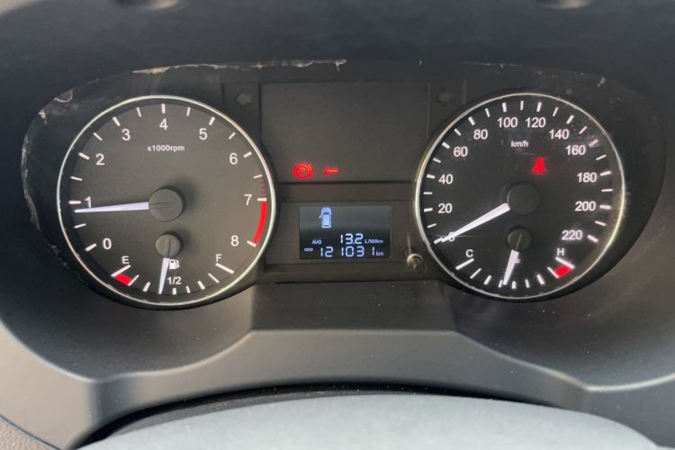 Used JAC Refine M3 2016 IKEA Edition 1.6L Luxury Smart Model Odometer Close Up
