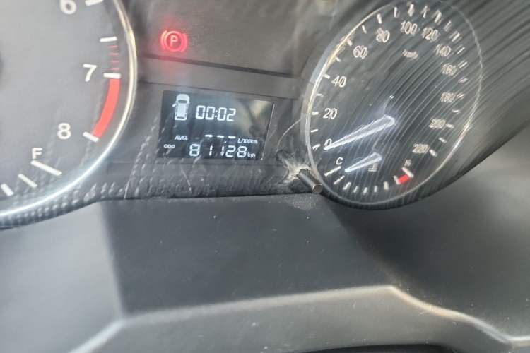 Used JAC Refine M3 2016 IKEA Edition 1.6L Luxury Smart Model Odometer Close Up