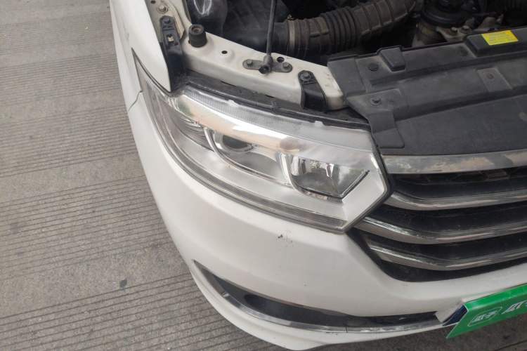 Used JAC Refine M3 2016 IKEA Edition 1.6L Luxury Smart Model Right Front Headlight