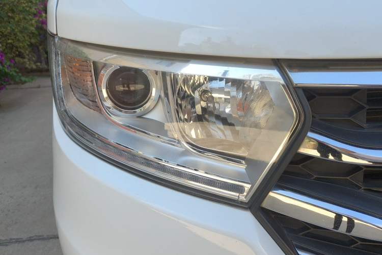 Used JAC Refine M3 2016 IKEA Edition 1.6L Luxury Model Right Front Headlight