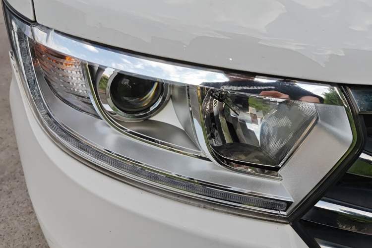 Used JAC Refine M3 2016 IKEA Edition 1.6L Luxury Model Right Front Headlight