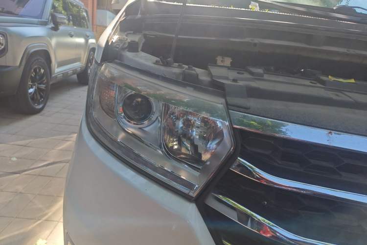 Used JAC Refine M3 2016 IKEA Edition 1.6L Luxury Model Right Front Headlight