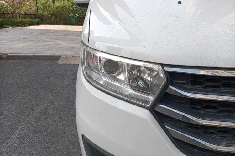 Used JAC Refine M3 2016 IKEA Edition 1.6L Luxury Smart Model Right Front Headlight