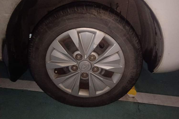 Used JAC Refine M3 2016 IKEA Edition 1.6L Luxury Model Right Front Wheel Hub