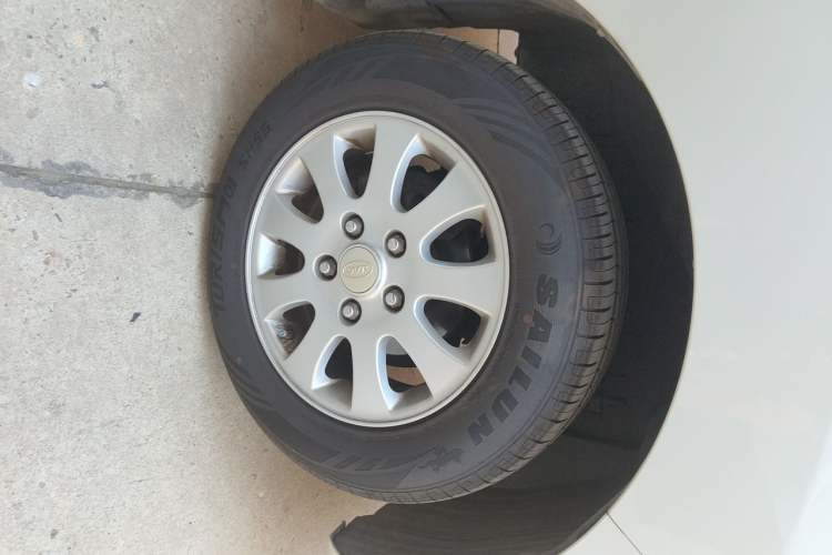 Used JAC Refine M3 2016 IKEA Edition 1.6L Luxury Model Right Front Wheel Hub
