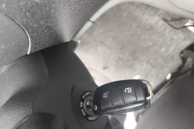 Used JAC Refine M3 2016 IKEA Edition 2.0L Luxury Smart Model Vehicle Key