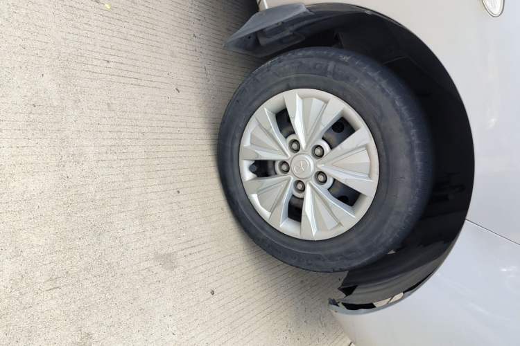 Used JAC Refine M3  Right Front Wheel Hub