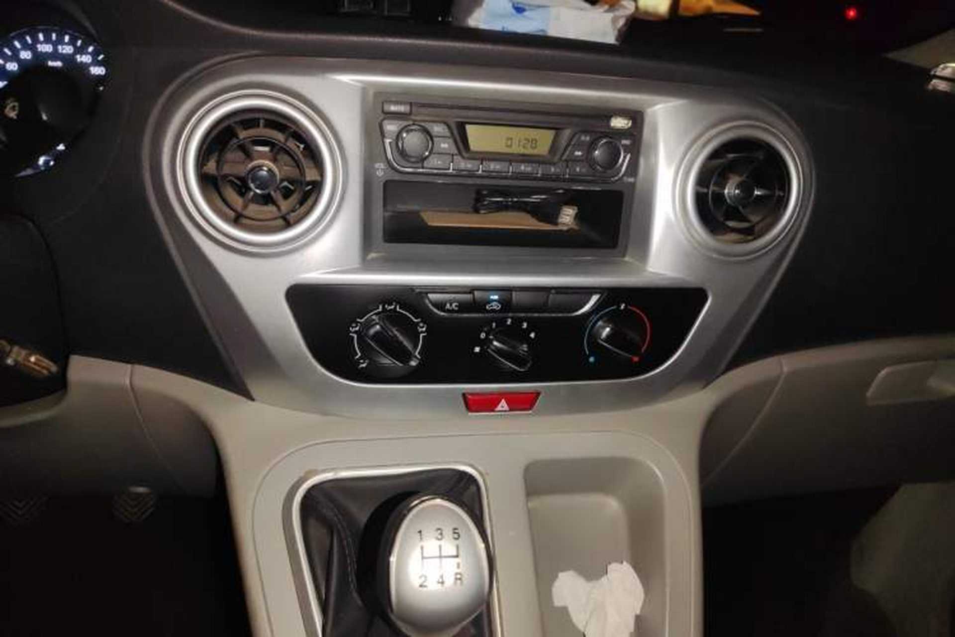 Used JAC Refine M3 2018 1.6L Express Edition 5-seater Audio And AC Panel