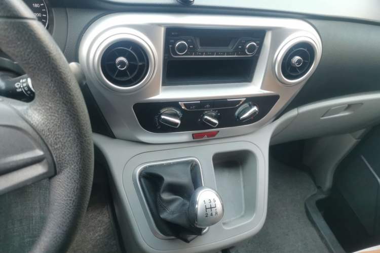 Used JAC Refine M3 2018 1.6L Express Edition 7-Seater Audio And AC Panel